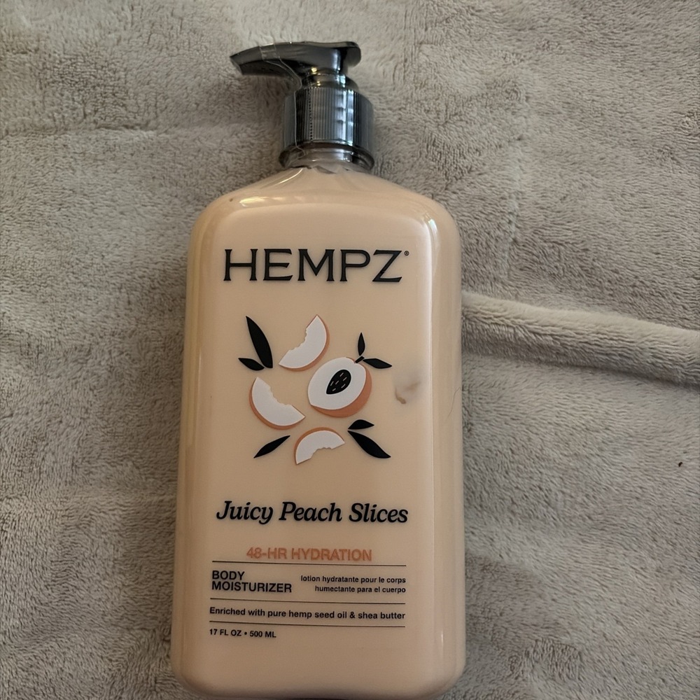 Hempz Juicy Peach Slices Body Moisturizer 17oz Lotion